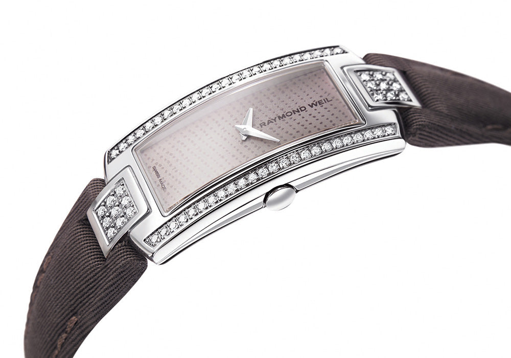 Shine all the elegance of the Women of Today