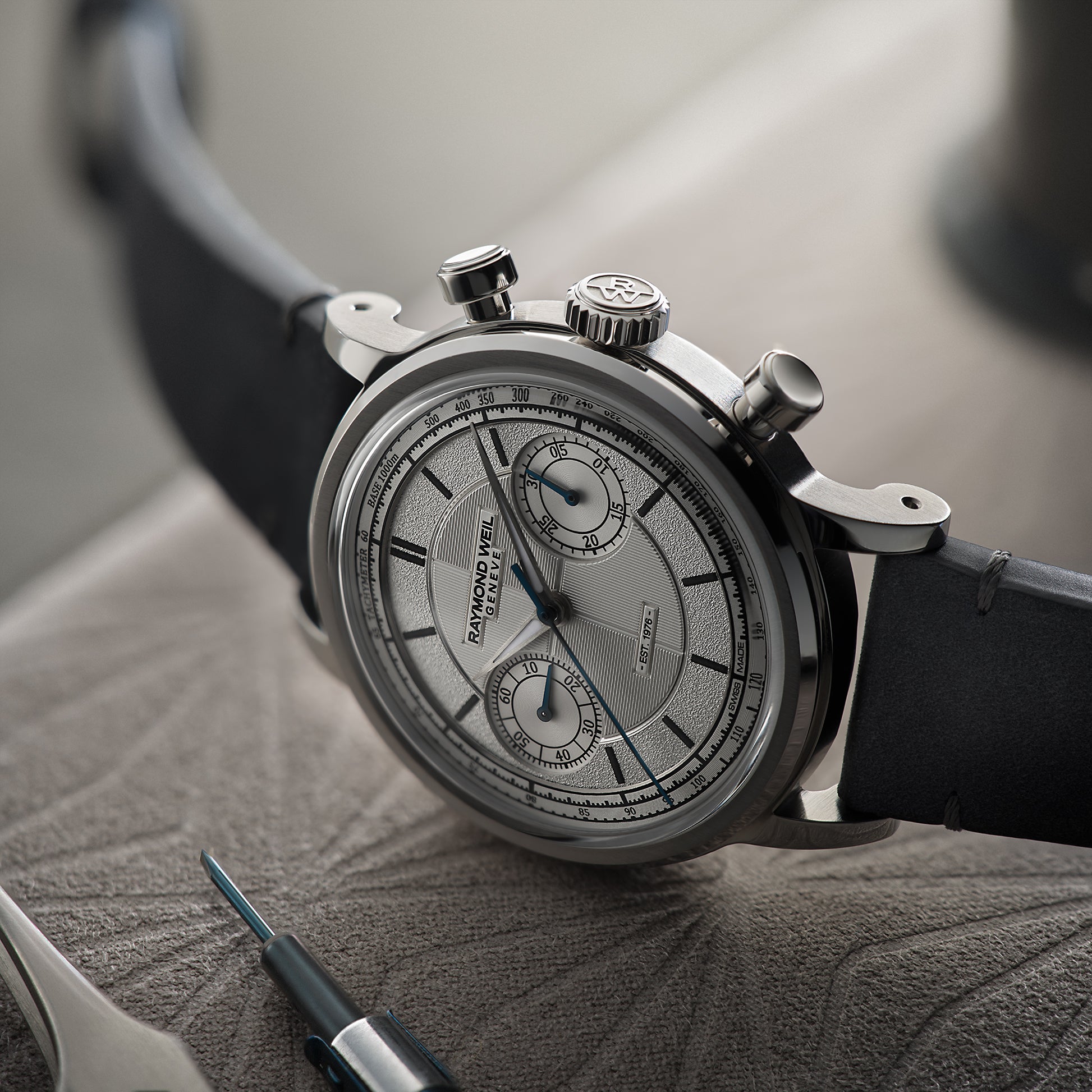 レザーメイト　om-50 Millesime 'The Fifty' Limited Edition Chronograph Bi-Compax Watch
